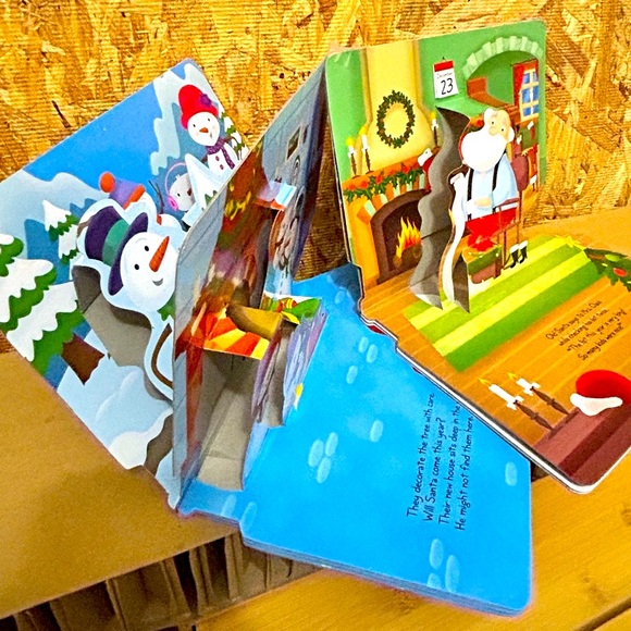 Kids pop up board book (2) The Week Before Christmas, & The Christmas Surprise - Picture 15 of 15